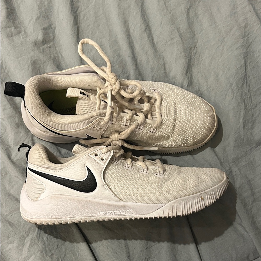 Nike Men's White and Black Athletic Shoes for volleyball size 7 in women’s